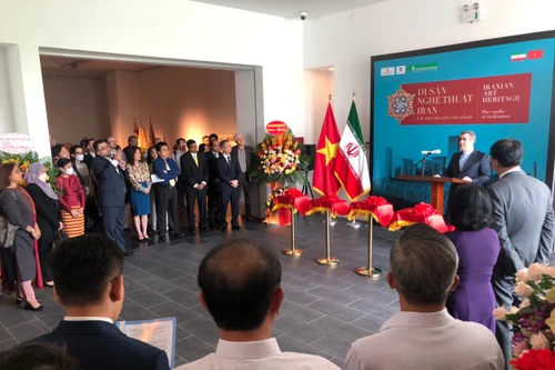  Triển lãm 'Di sản nghệ thuật Iran, cái nôi của nền văn minh'