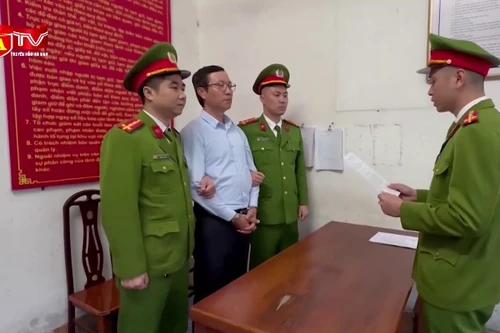 Bắt nguyên Tổng giám đốc Công ty xi măng Hạ Long