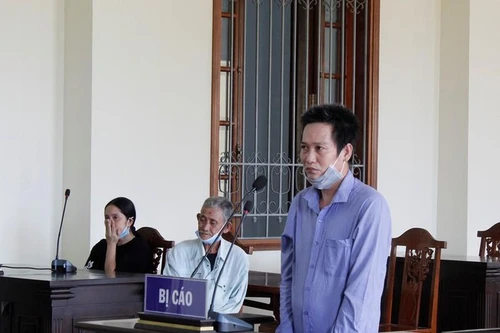 Những án mạng đau lòng từ hát karaoke bằng loa kẹo kéo