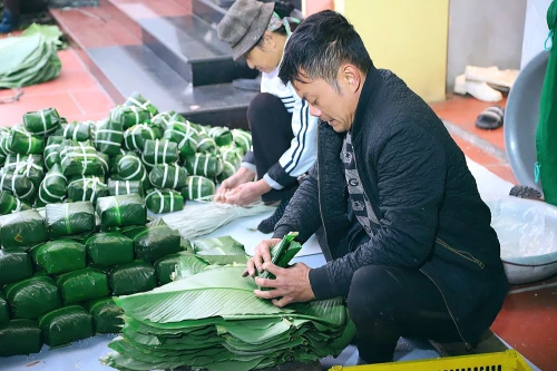 Bánh chưng Tranh Khúc tất bật phục vụ Tết