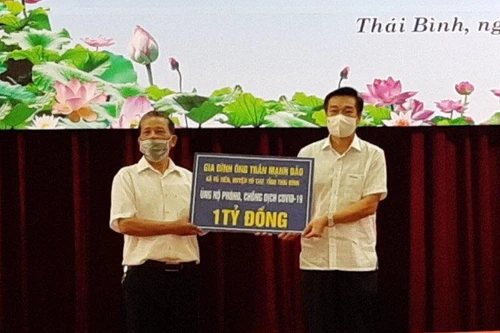 Lão nông đóng góp một tỷ đồng chống dịch Covid-19