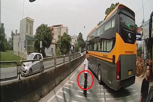 Khởi tố vụ án 2 xe khách chèn nhau trên Quốc lộ 1A