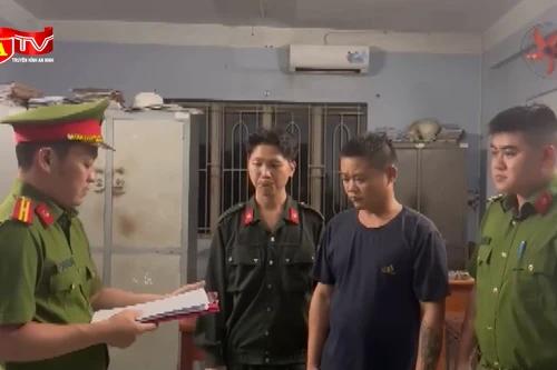 Bắt giữ tài xế xe đầu kéo đánh võng trên cao tốc