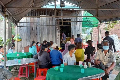 [Tin nhanh tối 10-5-2022] Vừa khâm liệm cho vợ, chồng ra sau nhà treo cổ tự tử