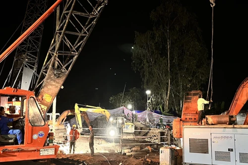 Vẫn chưa đưa được thi thể bé Hạo Nam lên mặt đất