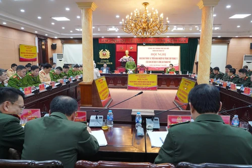 Công an Hà Nội gương mẫu, đi đầu trong chuyển đổi số