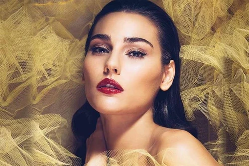 [ẢNH] Nhan sắc nóng bỏng của người đẹp Mỹ giành danh hiệu 'Nhan sắc vượt thời gian'