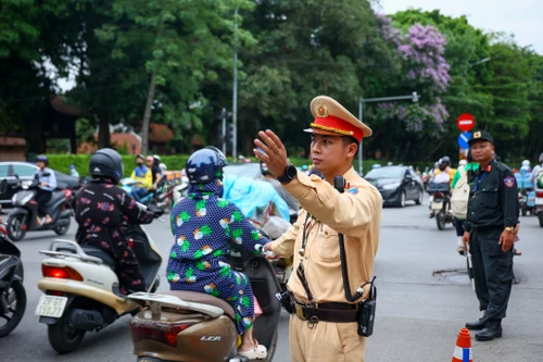 Năm tổ công tác đặc biệt CATP Hà Nội đã xử phạt gần 400 trường hợp vi phạm
