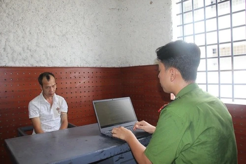 Bắt đối tượng vận chuyển 6 bánh ma túy và 6.000 viên ma túy tổng hợp