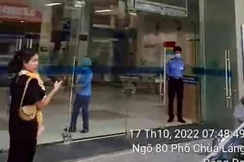 Bé trai được CSGT dẫn đường đưa đi cấp cứu kịp thời