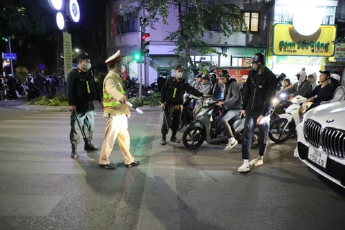 Giao xe cho con khi chưa đủ tuổi: Loạt phụ huynh nhận 'phiếu phạt'