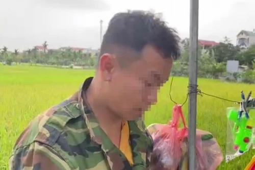 Kiên quyết xử phạt lái xe sử dụng xe tự chế chở hàng cồng kềnh