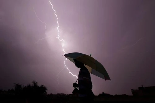 14 người trong cùng gia đình bị sét đánh tử vong ở Pakistan