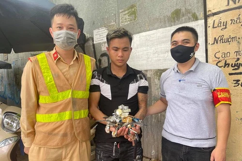 Trộm 27 chiếc đồng hồ hàng hiệu tại Lào Cai, trốn xuống Hà Nội gặp ngay... Cảnh sát 141