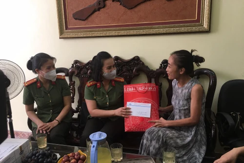  Chia sẻ với những hội viên phụ nữ có hoàn cảnh đặc biệt khó khăn 