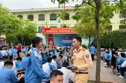 Nâng cao kiến thức pháp luật về giao thông cho học sinh Thủ đô