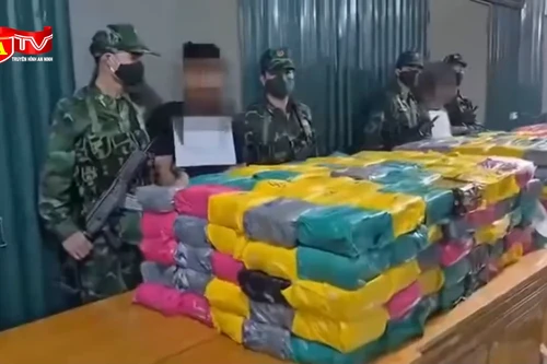 Bắt 2 người nước ngoài vận chuyển nửa tấn ma túy vào Việt Nam