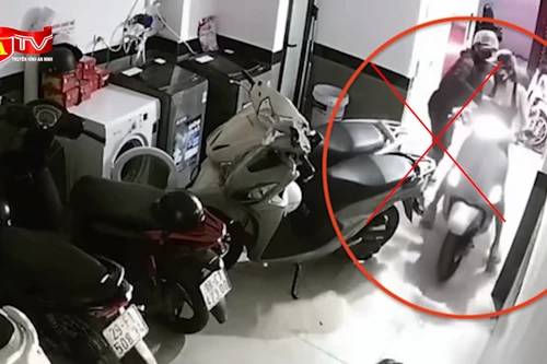 Điều tra vụ sàm sỡ, giật túi xách của cô gái tại chung cư mini 