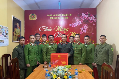 Ban Giám đốc CATP Hà Nội chúc Tết đơn vị Công an xã 2 năm đạt danh hiệu Quyết thắng