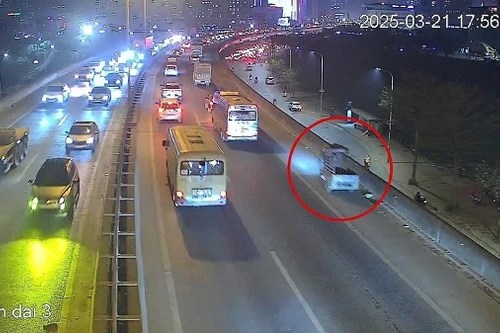 Đón lõng, xử phạt xe ba bánh tự chế 'ngang nhiên' đi trên đường Vành đai 3 trên cao