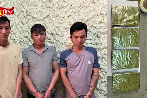 Bắt 3 đối tượng mua bán ma túy từ Lào về Việt Nam
