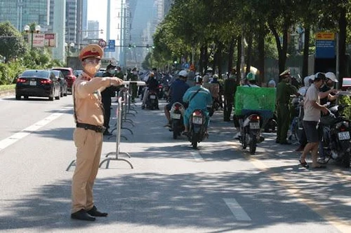 Hà Nội: 23 chốt kiểm soát 13.271 lượt phương tiện trong 24 giờ