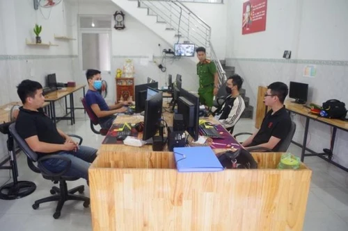 [Tin nhanh tối 6-12-2022] Khởi tố cặp vợ chồng làm giả 150 căn cước công dân