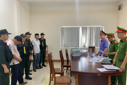 Bắt 4 đối tượng gây thiệt hại cho Nhà nước 7 tỷ đồng