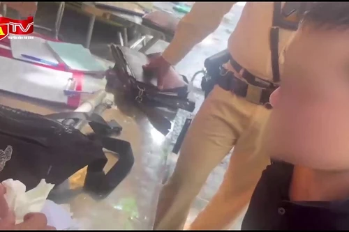 Tự giác giao nộp ma túy khi gặp tổ công tác đặc biệt