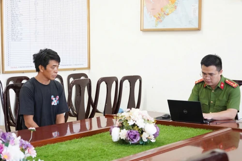 Bắt đối tượng giết vợ sau 24h lẩn trốn trên rừng