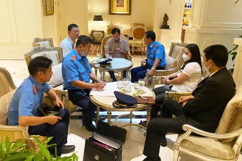 Xử phạt 13,5 triệu đồng tài xế taxi "chặt chém" du khách nước ngoài