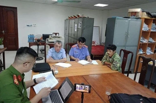 Bắt giam người đàn ông U60 nhiều lần hiếp dâm bé gái 13 tuổi 