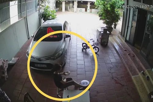 Phản xạ nhanh, người phụ nữ may mắn thoát nạn