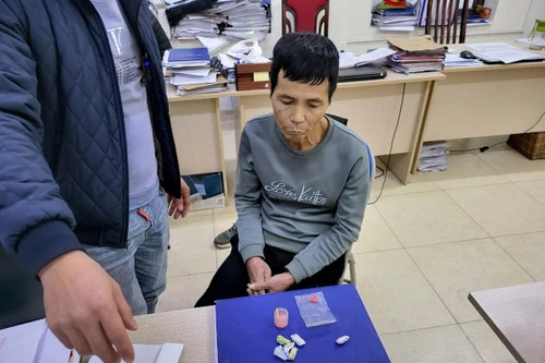 Kiểm tra lái xe vi phạm nồng độ cồn, phát hiện nhiều ma túy