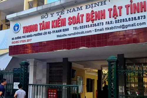 [Tin nhanh tối 25-4-2022] Bắt Giám đốc CDC Nam Định cùng 4 thuộc cấp liên quan đến Việt Á