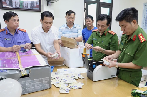 Triệt phá đường dây làm giả bằng cấp, giấy tờ, thu lợi bất chính hơn 40 tỷ đồng 