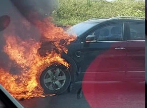 Hà Nội: Xe ô tô liên tiếp bốc cháy dữ dội trong thời tiết nắng nóng