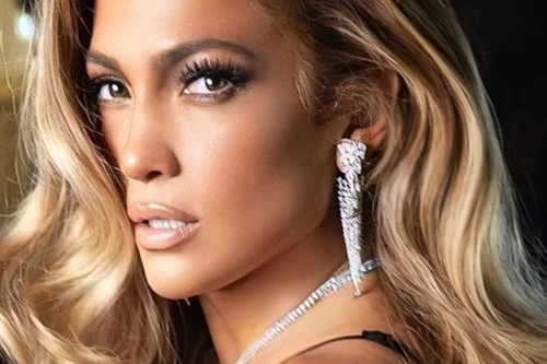 [ẢNH] Bí quyết khiến Jennifer Lopez vẫn nóng bỏng ở tuổi 52
