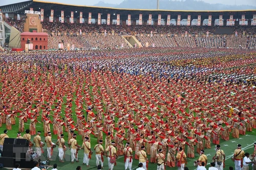 Màn múa truyền thống Ấn Độ với hơn 11.000 vũ công lập hai kỷ lục Guinness