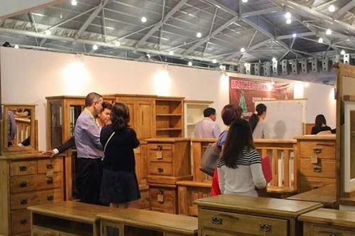 Mua đồ gỗ giảm giá: Thận trọng kẻo dính “quả lừa”