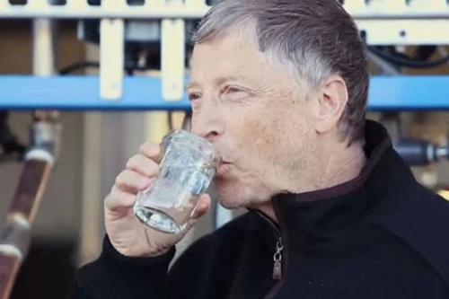 Biến chất thải của người thành nước tinh khiết và điện năng