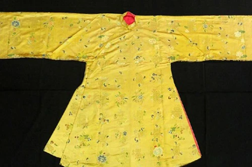 Trưng bày lễ phục triều Nguyễn tại Hà Nội