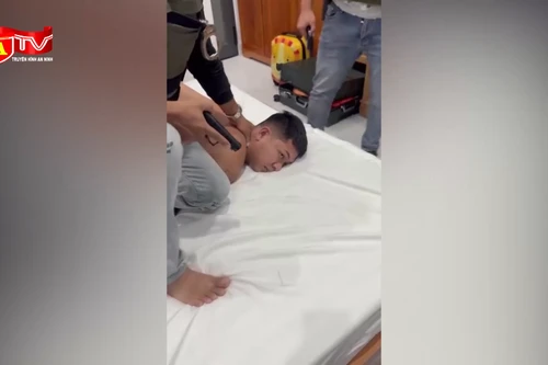 Cảnh sát ập vào nhà nghỉ, bắt nhóm nghi can giết người khi đòi nợ thuê