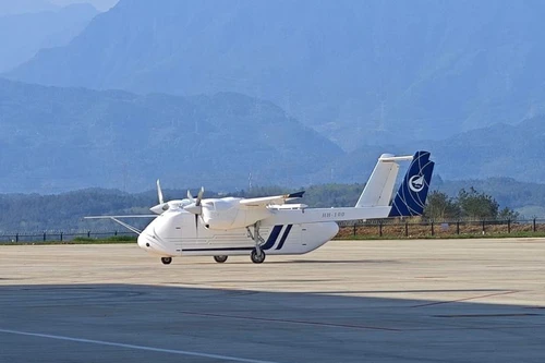 Trung Quốc chế tạo máy bay chở hàng không người lái, tốc độ 300km/h