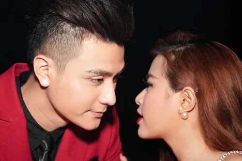 Hoàng Thuỳ Linh gợi cảm và tình tứ bên Vĩnh Thụy