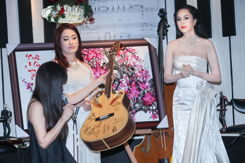 Á hậu Tố Uyên cùng dàn nghệ sĩ tham gia đấu giá ủng hộ MC Lê Tâm