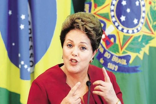 Phe đối lập đệ đơn luận tội nữ Tổng thống Brazil lên quốc hội