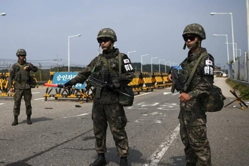 Hàn Quốc tăng ngân sách quốc phòng, gọi 20.000 thanh niên nhập ngũ