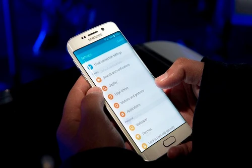 Samsung Galaxy S7 sẽ có phiên bản màn hình cong