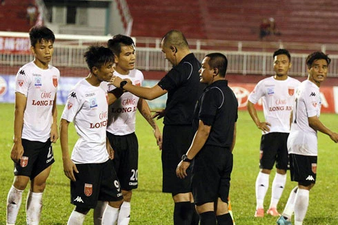 Trọng tài Nguyễn Trọng Thư: "Tôi không được phép trả lời báo chí"